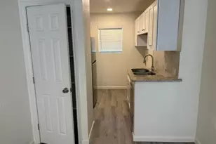 2637 W Randol Mill Rd, Arlington, TX 76012 - Photo 3