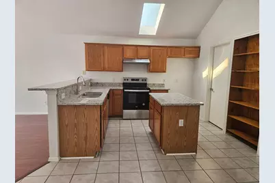 5901 Rising Meadow Drive, Arlington, TX 76018 - Photo 9