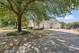 921 Fairway View Dr, Mansfield, TX 76063 - Photo 3