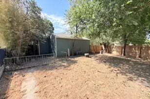 2681 Texas Dr, Dallas, TX 75211 - Photo 21