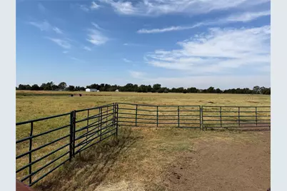 215 Batey, Collinsville, TX 76233 - Photo 5