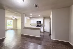 330 E Coral Way, Grand Prairie, TX 75051 - Photo 3