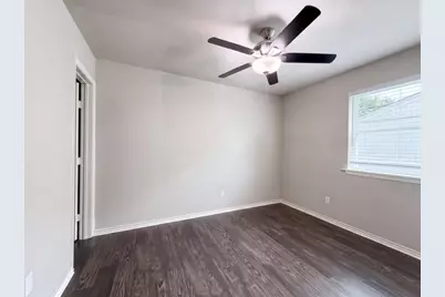 330 E Coral Way, Grand Prairie, TX 75051 - Photo 15
