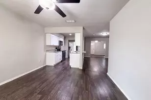 330 E Coral Way, Grand Prairie, TX 75051 - Photo 7