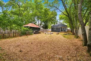 203 N Pendell Ave, Cleburne, TX 76033 - Photo 21