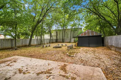 203 N Pendell Avenue, Cleburne, TX 76033 - Photo 21