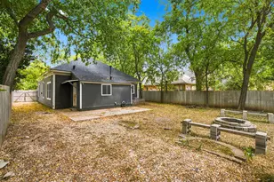 203 N Pendell Ave, Cleburne, TX 76033 - Photo 25
