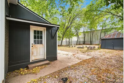 203 N Pendell Avenue, Cleburne, TX 76033 - Photo 19