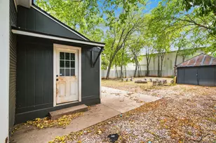 203 N Pendell Ave, Cleburne, TX 76033 - Photo 19