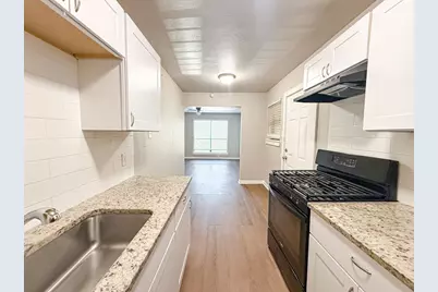 808 Blaylock Drive #201, Dallas, TX 75203 - Photo 11