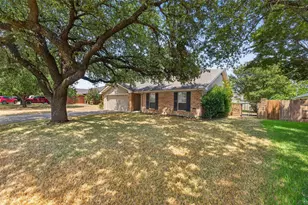 1217 Stonelake Dr, Cleburne, TX 76033 - Photo 3