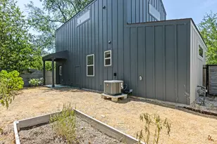 1042 Rosemont St, Austin, TX 78723 - Photo 23