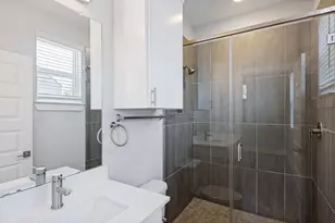 1042 Rosemont St, Austin, TX 78723 - Photo 15