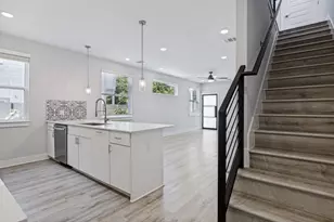 1042 Rosemont St, Austin, TX 78723 - Photo 11
