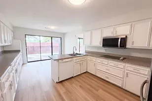 742 Hummingbird Cir, Lewisville, TX 75067 - Photo 11