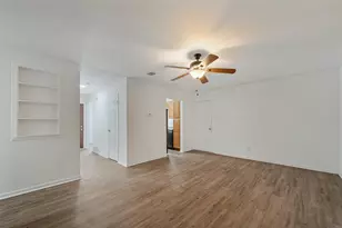 821 E Glendale St, Crowley, TX 76036 - Photo 3