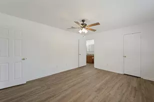 821 E Glendale St, Crowley, TX 76036 - Photo 15