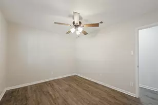 821 E Glendale St, Crowley, TX 76036 - Photo 17
