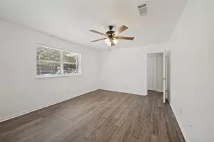 821 E Glendale St, Crowley, TX 76036 - Photo 21