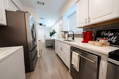807 W Broadus Street, Fort Worth, TX 76115 - Photo 15