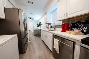 807 W Broadus St, Fort Worth, TX 76115 - Photo 15