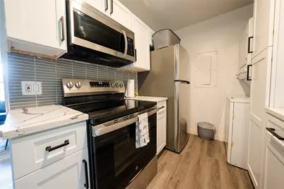 807 W Broadus Street, Fort Worth, TX 76115 - Photo 5