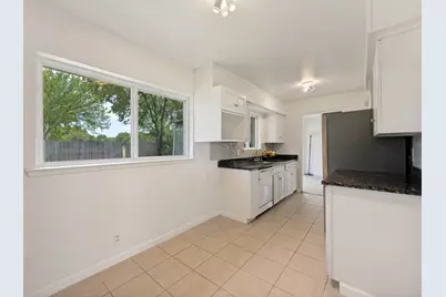 2314 Briarwood Lane, Carrollton, TX 75006 - Photo 7