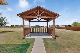 320 Brooks Dr, Nevada, TX 75173 - Photo 5
