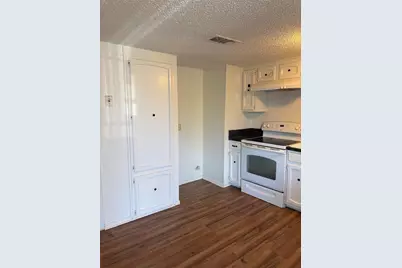 2126 Fleur De Lis Court, Arlington, TX 76012 - Photo 7