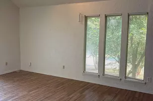 2126 Fleur De Lis Ct, Arlington, TX 76012 - Photo 11