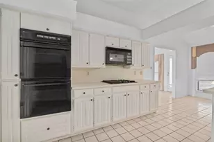 2703 Devonshire Dr, Carrollton, TX 75007 - Photo 15