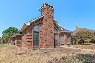 2703 Devonshire Dr, Carrollton, TX 75007 - Photo 3