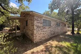 319 S Fisher St, Gorman, TX 76454 - Photo 7