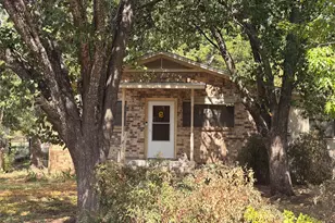 319 S Fisher St, Gorman, TX 76454 - Photo 3