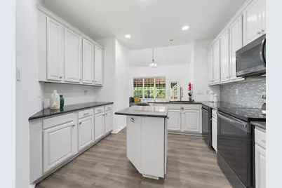 1833 Brookview Drive, Carrollton, TX 75007 - Photo 11
