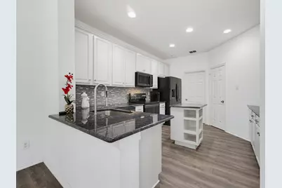 1833 Brookview Drive, Carrollton, TX 75007 - Photo 9