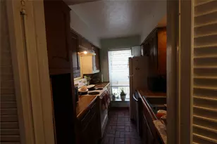 900 S Weatherred Dr, Richardson, TX 75080 - Photo 3