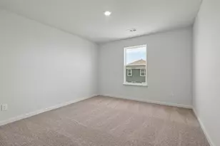 9621 Logan Sq Dr, Fort Worth, TX 76140 - Photo 11