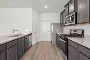 9621 Logan Sq Dr, Fort Worth, TX 76140 - Photo 3
