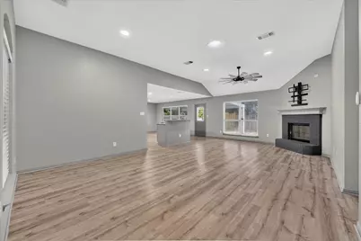 279 Vaden Avenue, Burleson, TX 76028 - Photo 5