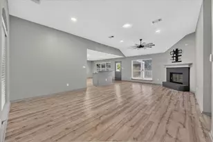 279 Vaden Ave, Burleson, TX 76028 - Photo 5