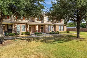 2709 Olympic Park Dr, Grand Prairie, TX 75050 - Photo 3