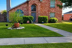 1338 Meadow Creek Dr, Lancaster, TX 75146 - Photo 1