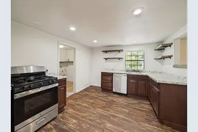 541 Denison Street, Gainesville, TX 76240 - Photo 9