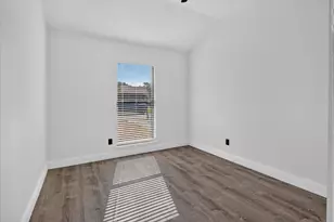 1800 Tree Line Dr, Carrollton, TX 75007 - Photo 7