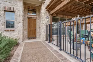 1023 Birds Fort Trail, Arlington, TX 76005 - Photo 3