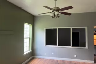 2071 W Point Tap Rd, Palestine, TX 75803 - Photo 5