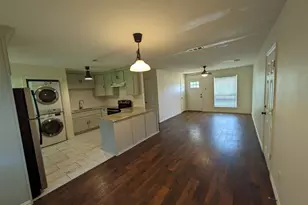 401 Redbud Ln, Wilmer, TX 75172 - Photo 5