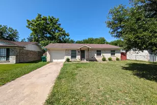 401 Redbud Ln, Wilmer, TX 75172 - Photo 1