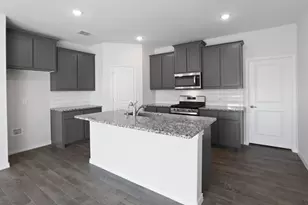 3694 Saguaro Dr, Grand Prairie, TX 75052 - Photo 3